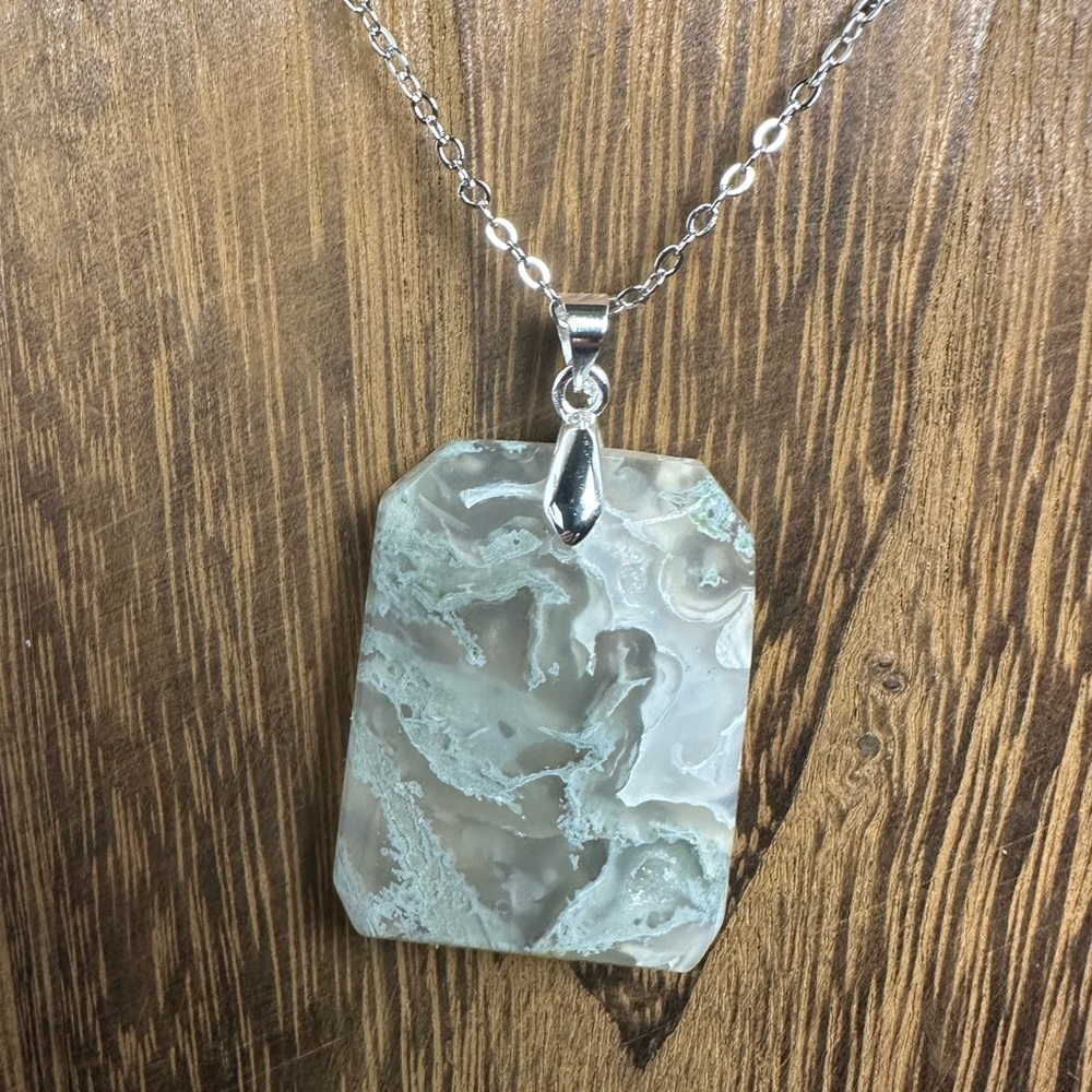 Moss Agate Pendant Necklace on Silver Copper Chain - Picture 1 of 11